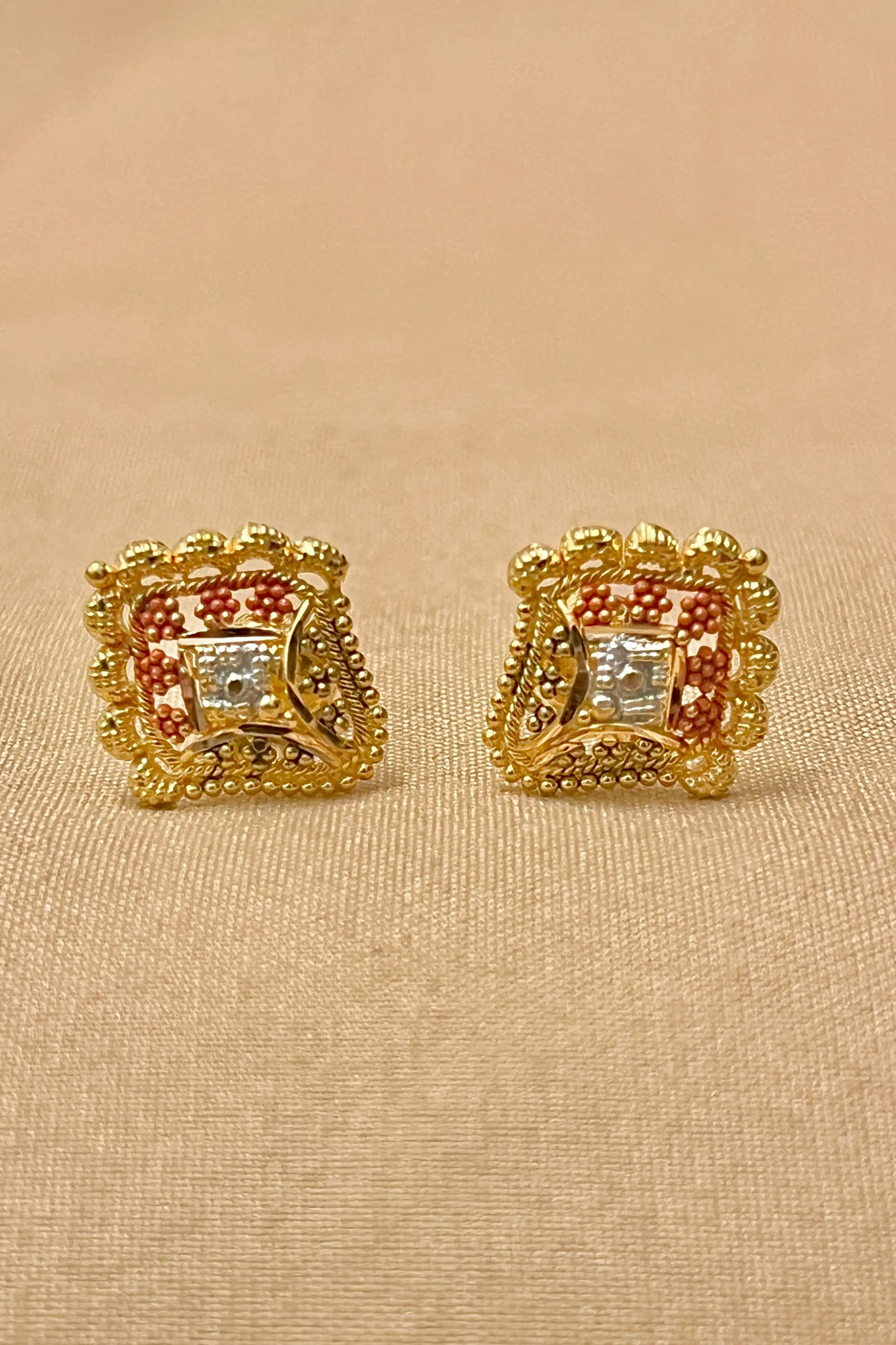 22 KT Gold Designer Multicolor Pendant Set (D115)