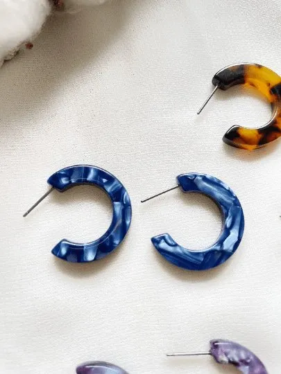 25mm Mini Tortoise shell Hoop earrings | Modern retro earrings | open hoop acetate earrings | minimalist dainty earrings