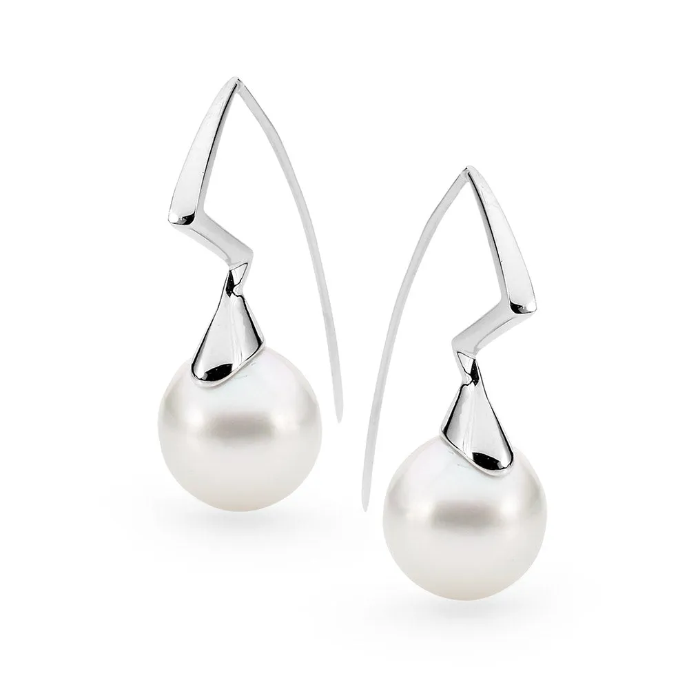 Contemporary French hook pearl earrings