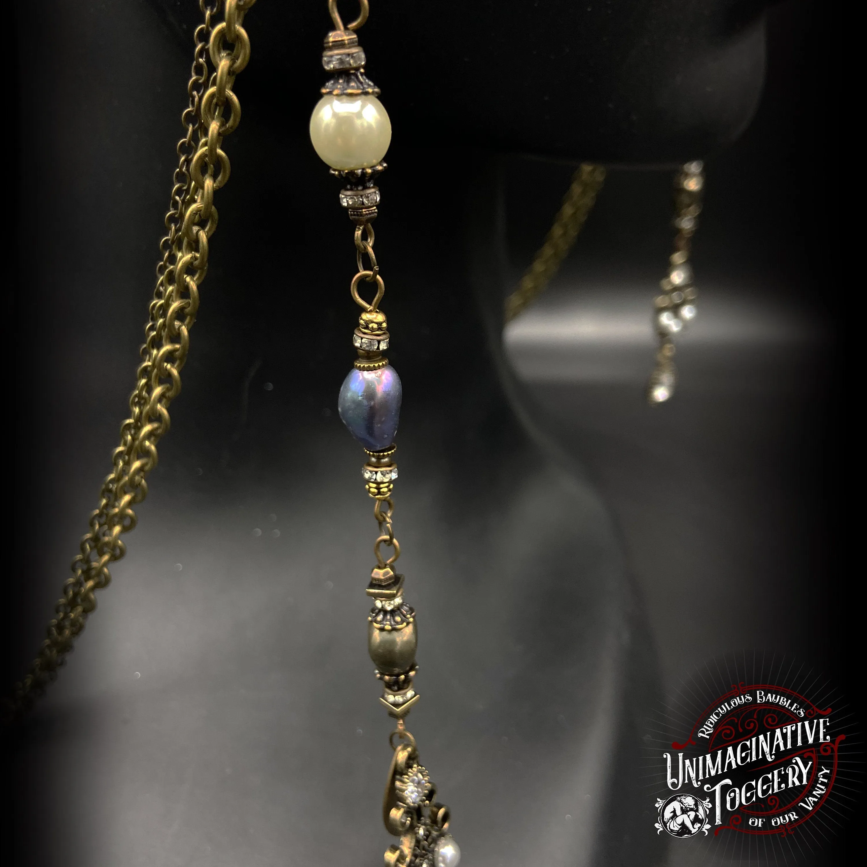 Do The Fancy eyeglass chain