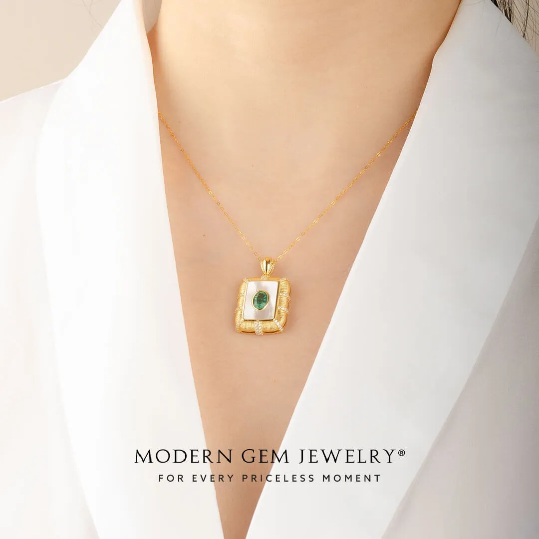Emerald Birthstone Necklace in Yellow Gold