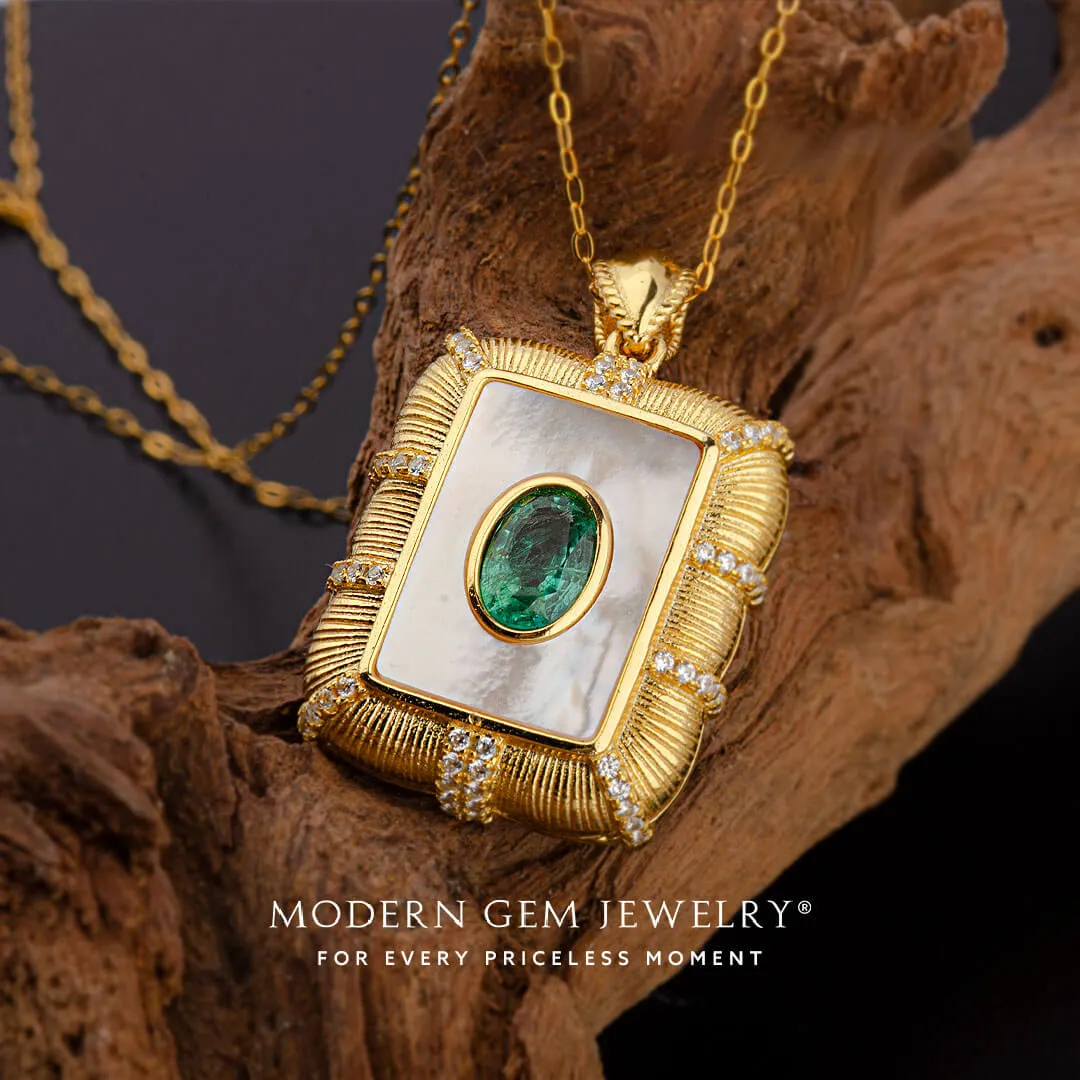 Emerald Birthstone Necklace in Yellow Gold
