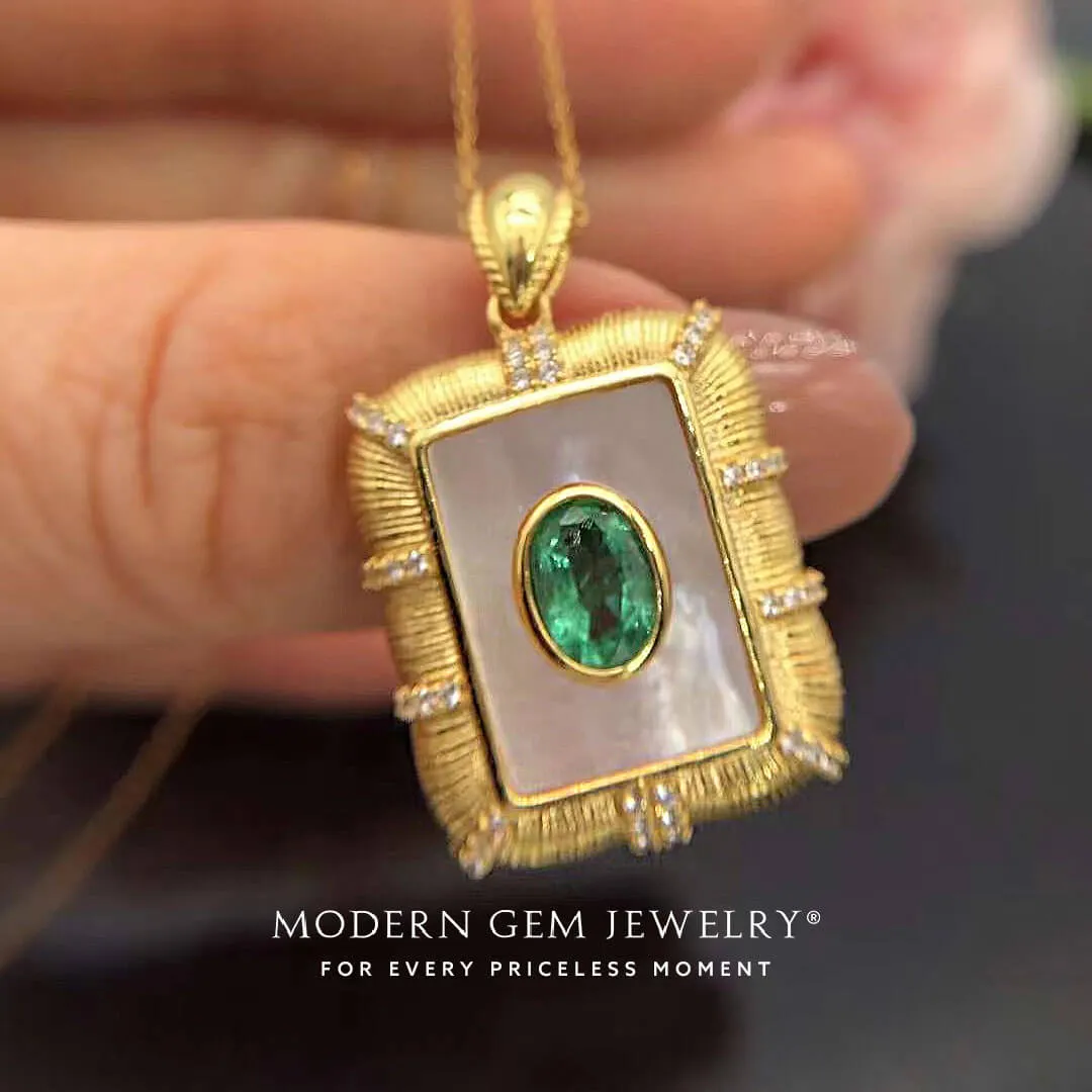 Emerald Birthstone Necklace in Yellow Gold