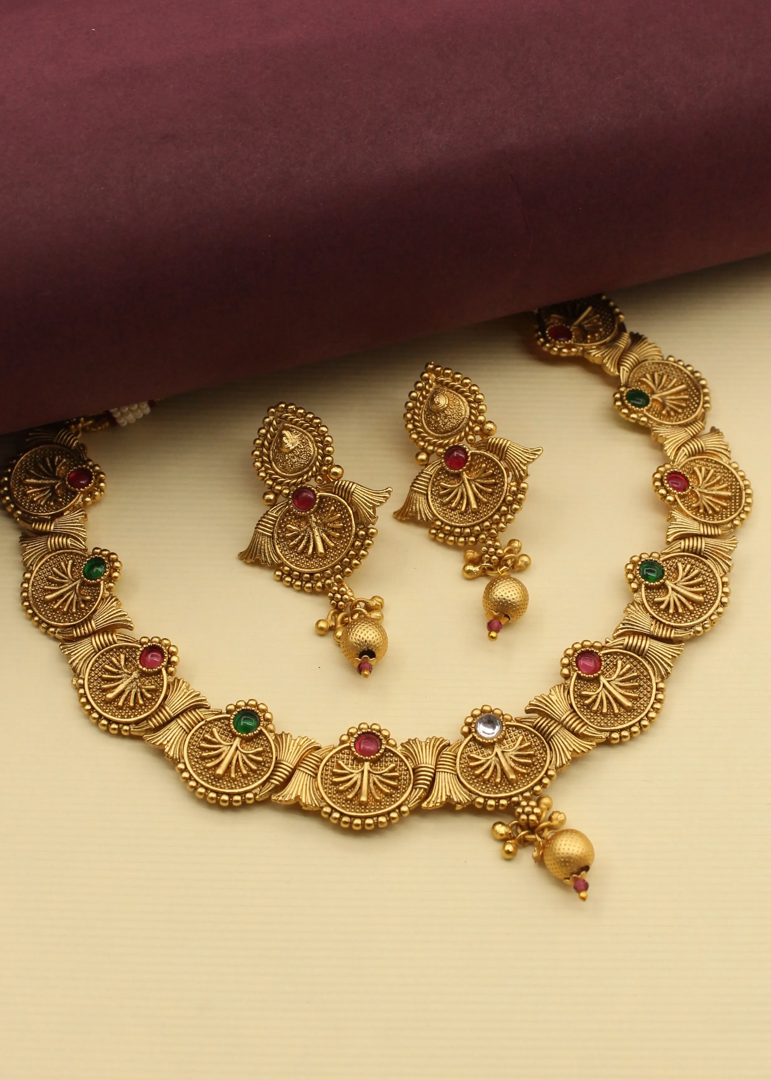 ENCHANTING AHILYA NECKLACE