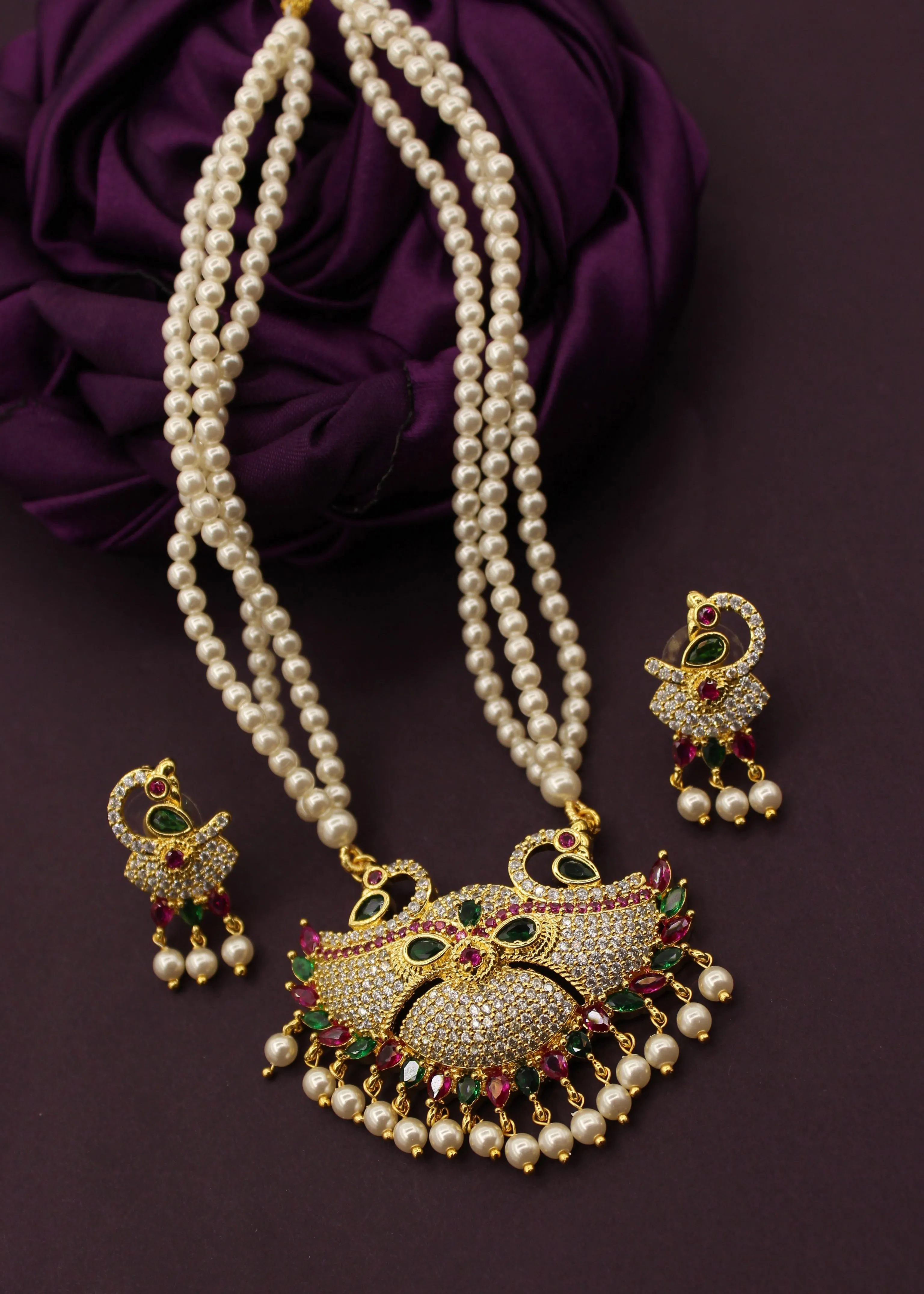 GRACEFUL DESIGNER MOTI NECKLACE