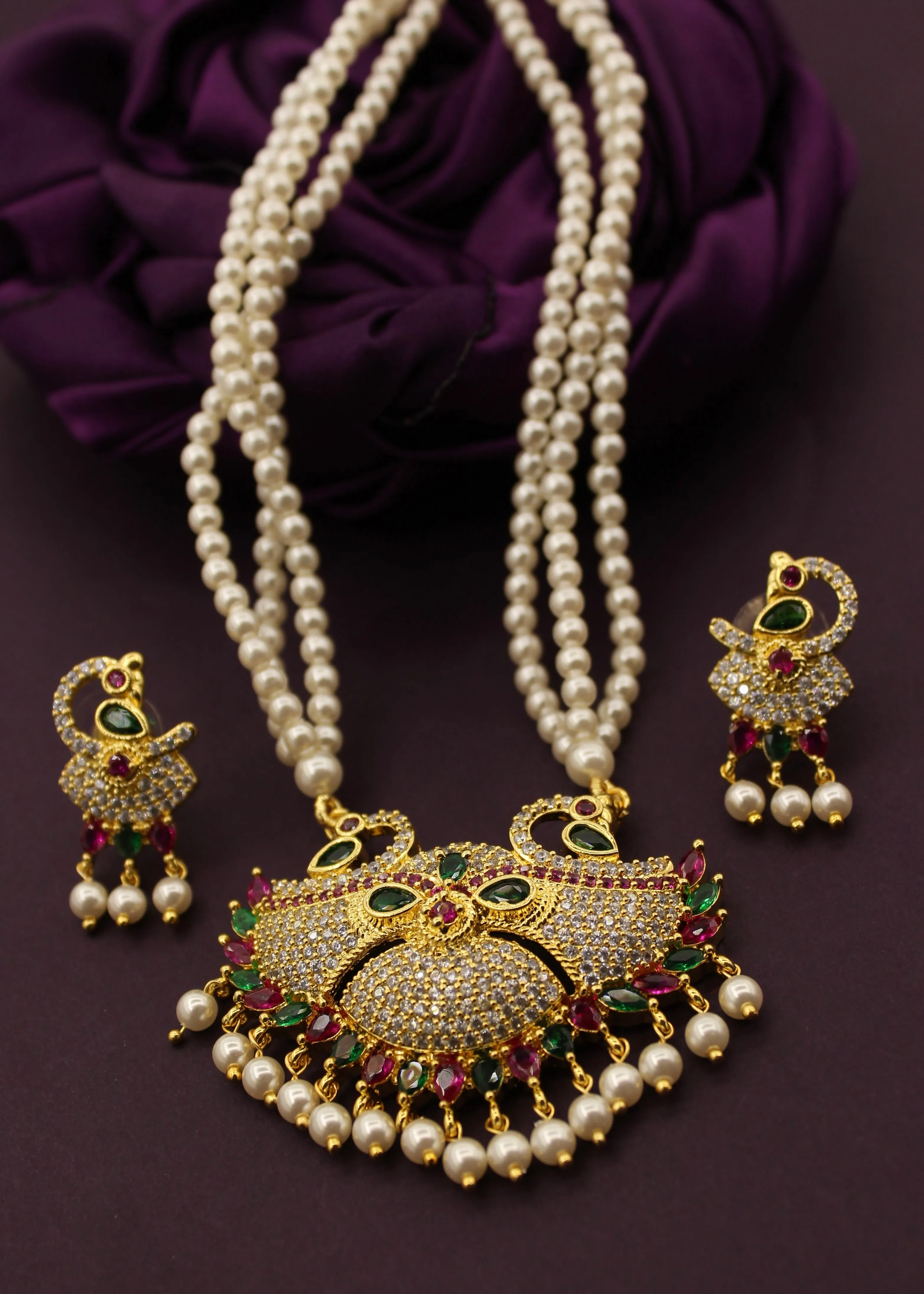 GRACEFUL DESIGNER MOTI NECKLACE