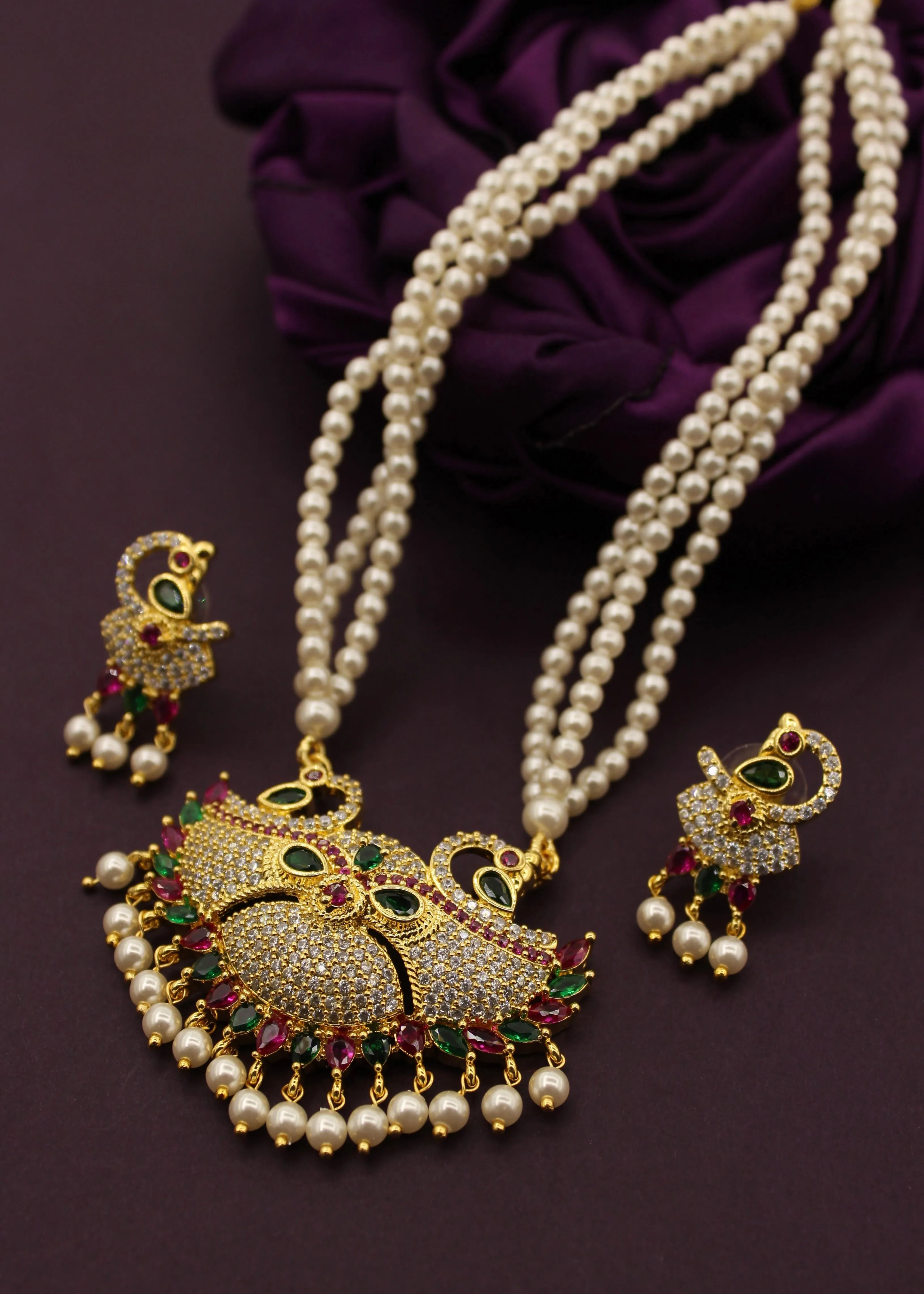 GRACEFUL DESIGNER MOTI NECKLACE