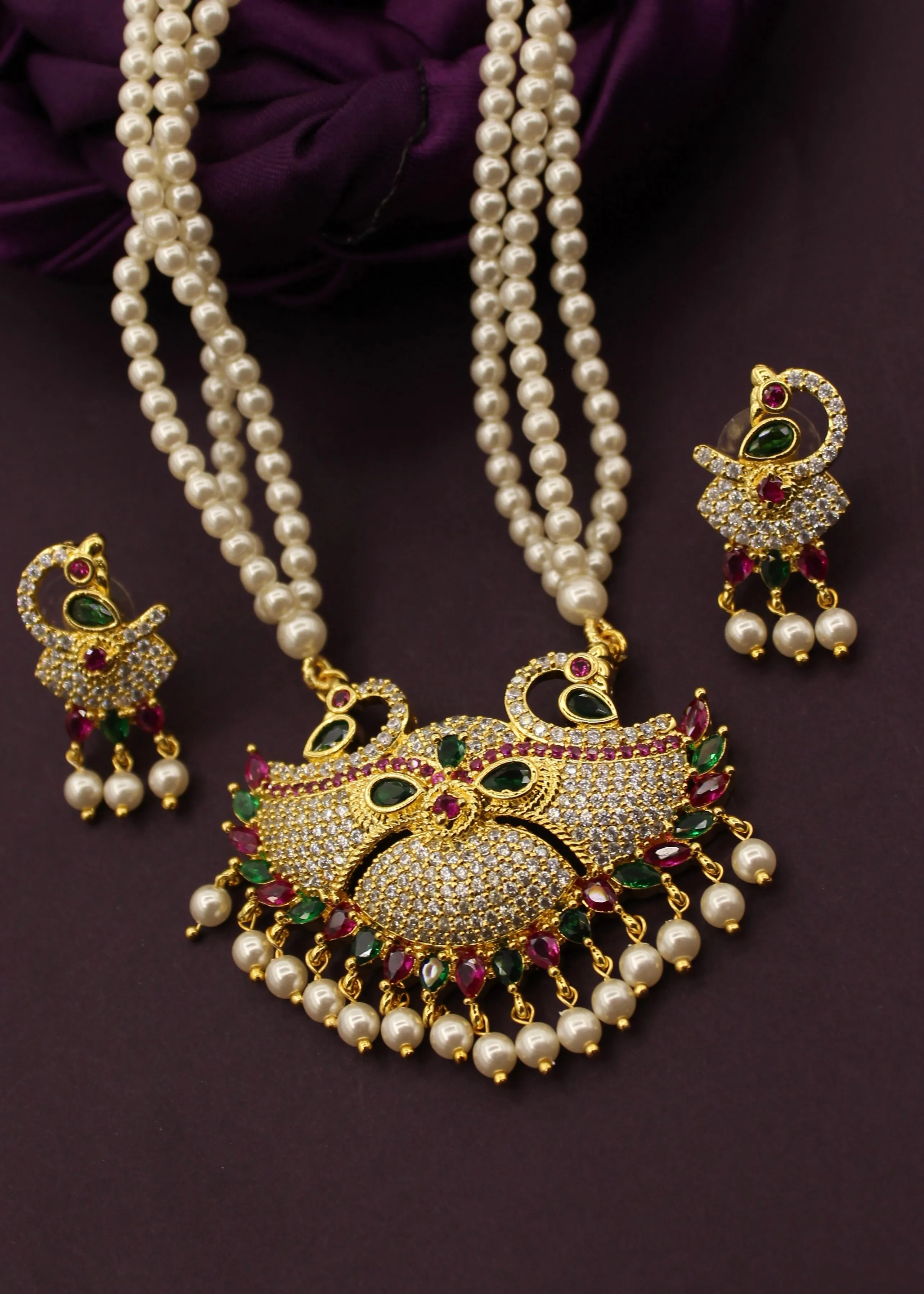 GRACEFUL DESIGNER MOTI NECKLACE