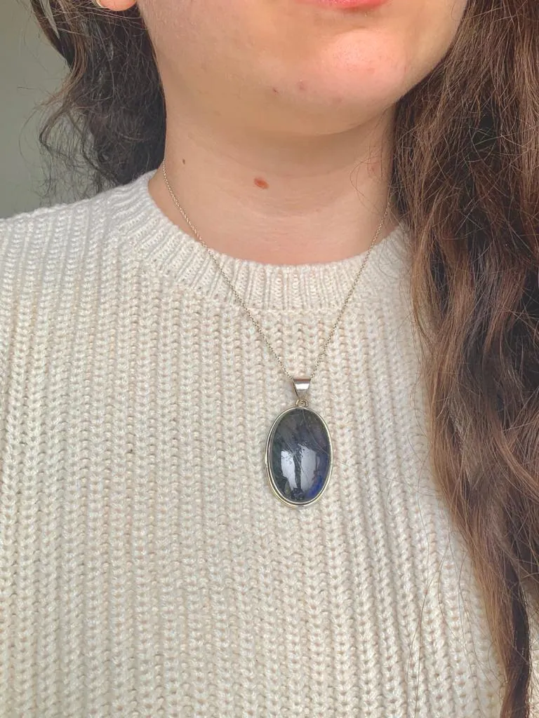 Labradorite Brea Pendant - Large Oval