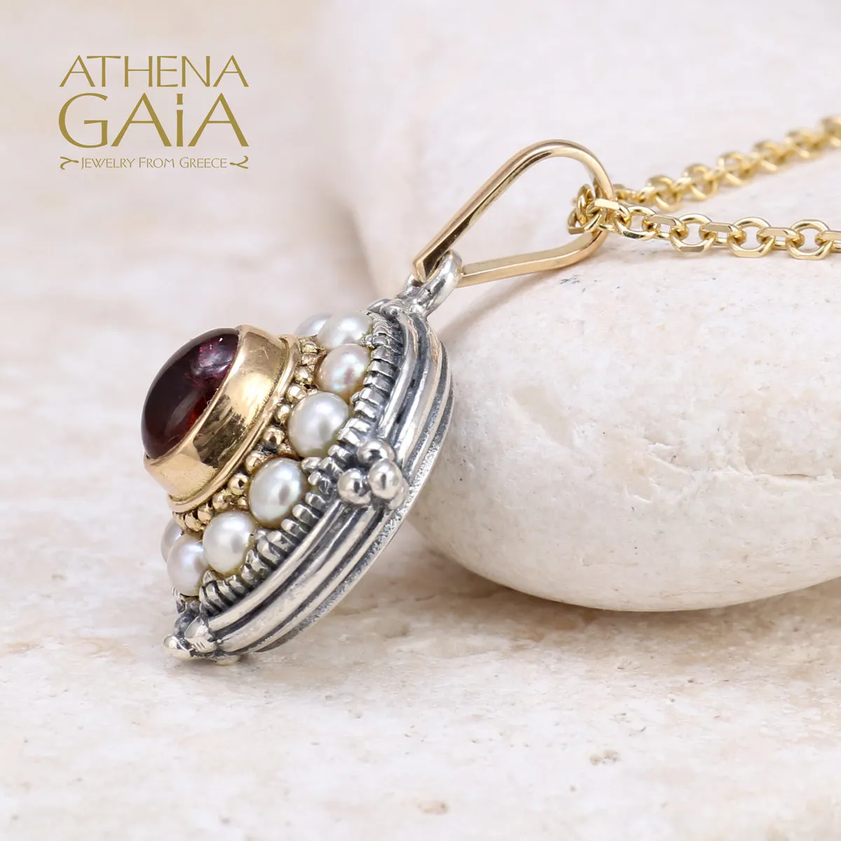 Oval Pearl Fountain Pendant