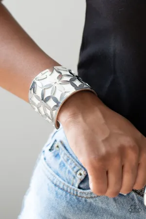 Paparazzi Bracelet ~ Garden Fiesta - White