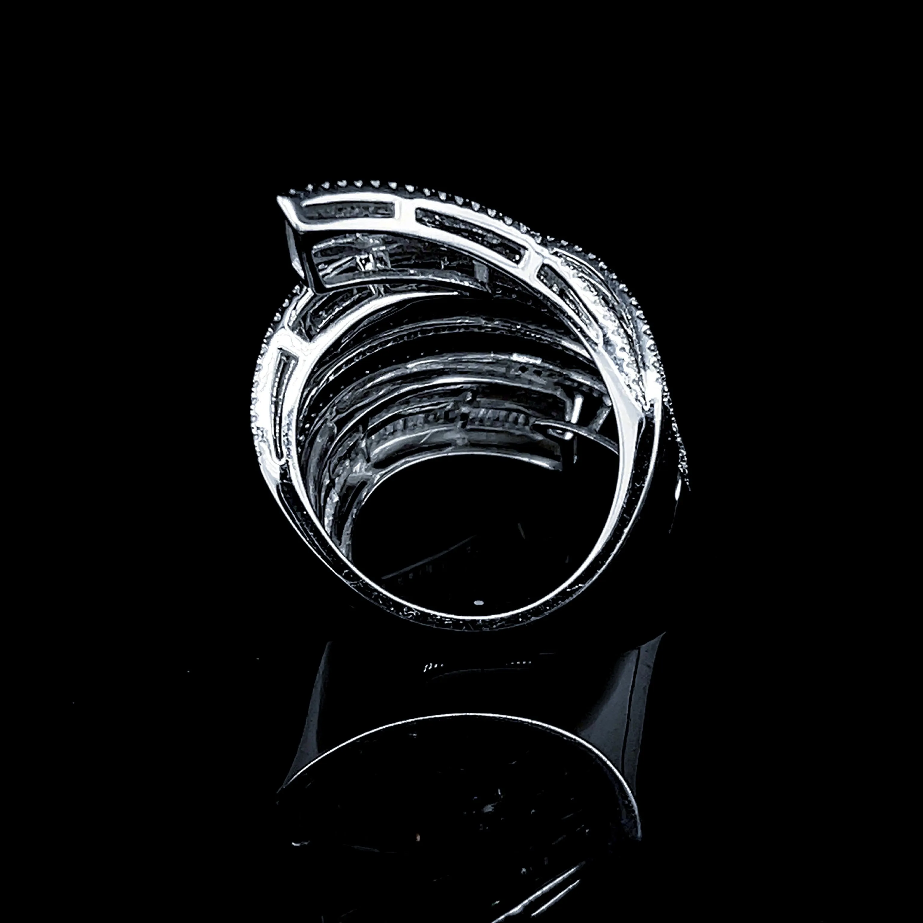 PREORDER | Crossover Statement Diamond Ring 14kt