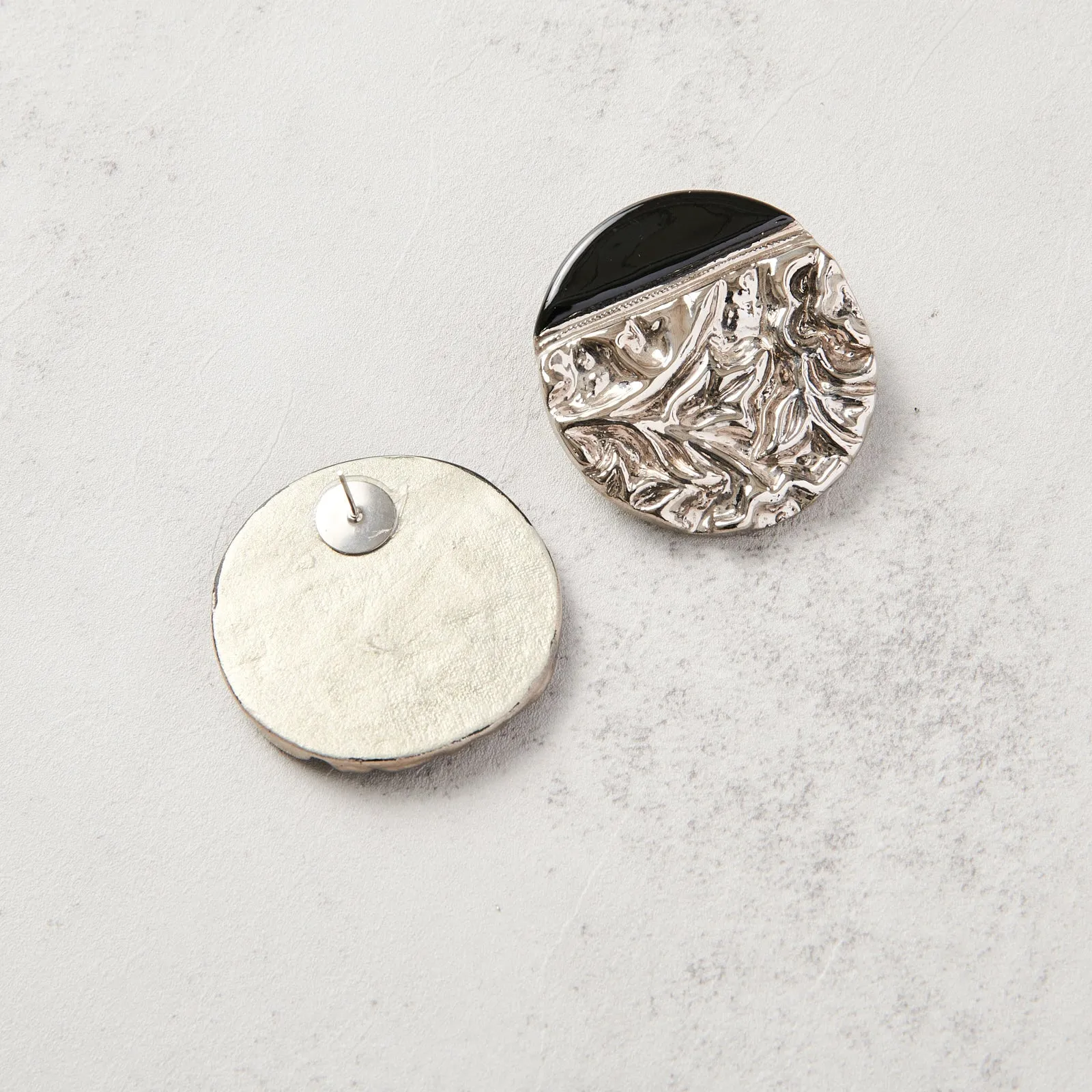 Special Effects, Ceramic, 1 3/4" Round Plate Earrings in black platinum