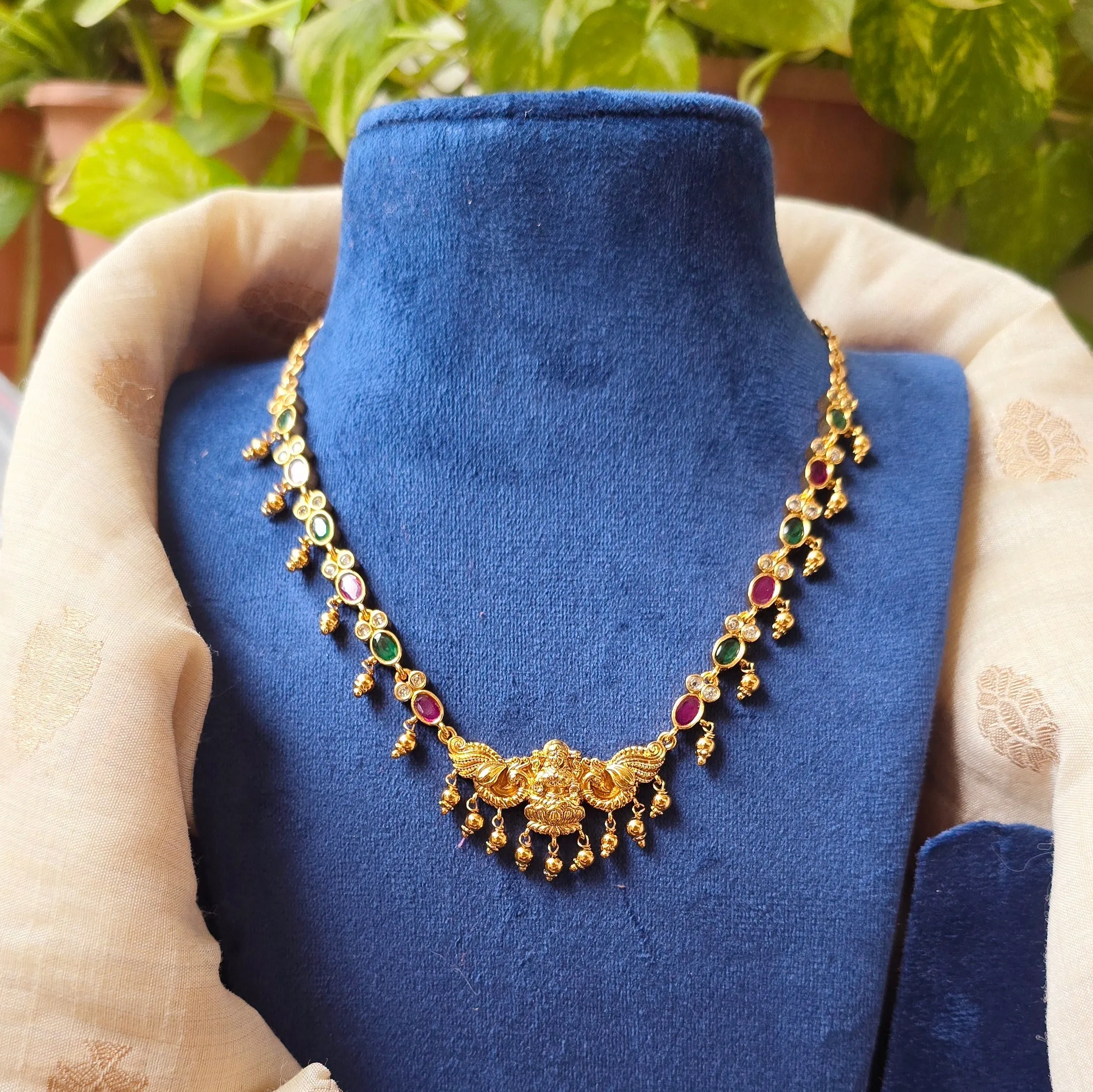Traditional Kemp Lakshmi Pendant Short Neckset